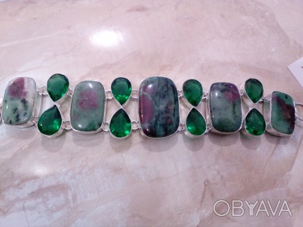 Предлагаем Вам купить красивейший браслет с камнем - рубин в цоизите + изумрудны. . фото 1
