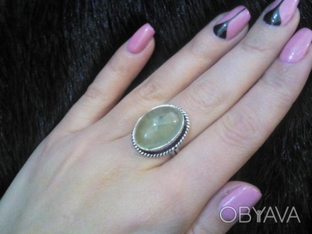 Предлагаем Вам купить кольцо с камнем пренит в стерлинг серебре. 
Кольцо с приро. . фото 1