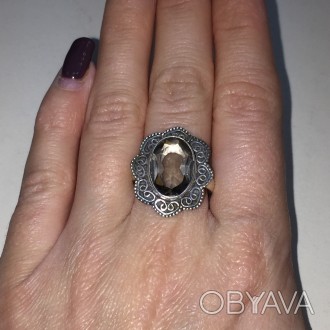 Предлагаем Вам купить красивое кольцо с раух-топазом в серебре.
Размер 18,5-19
и. . фото 1