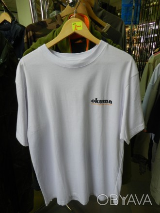 Мужская футболка с логотипом OKUMA изготовлена из 100% хлопка.
 
. . фото 1