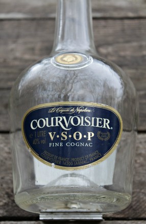 Пустая Стеклянная Бутылка «Courvoisier V.S.O.P Fine Cognac» 1 L

&. . фото 4