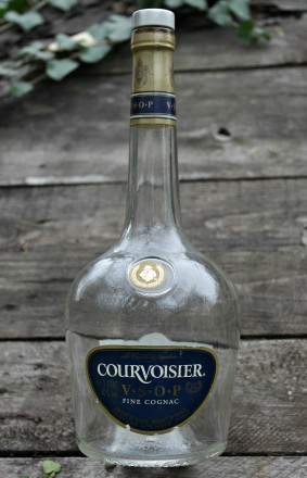 Пустая Стеклянная Бутылка «Courvoisier V.S.O.P Fine Cognac» 1 L

&. . фото 2