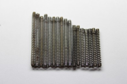 Пружины Маленькие (21-31х2 мм)

В продаже маленькие пружины длиной от 21-го до. . фото 3