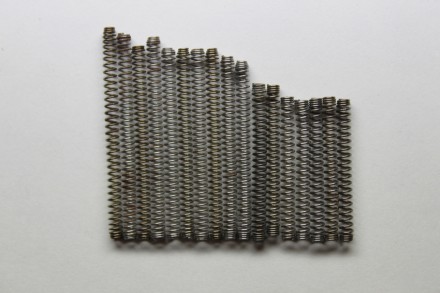 Пружины Маленькие (21-31х2 мм)

В продаже маленькие пружины длиной от 21-го до. . фото 2