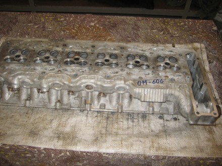 Продам ГБЦ Мерс 606 мотор, 6 цилиндров, 24 клапана, голая, проверена, без трещин. . фото 3