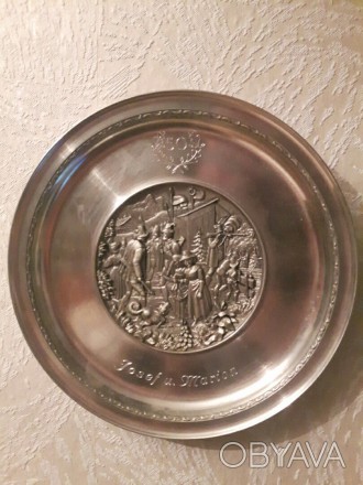 Оловянная настенная тарелка, художественное литье Германия. 
Диаметр 19 см.. . фото 1