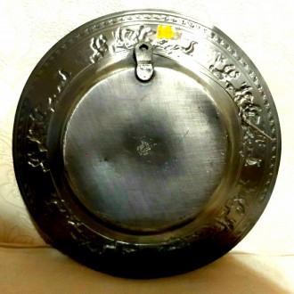 Настенная оловянная тарелка панно Охота, Германия художественное литье. На тарел. . фото 3