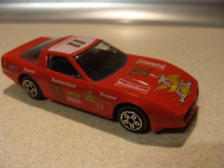 1:43  Chevrolet Corvette Bburago. . фото 4