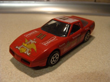 1:43  Chevrolet Corvette Bburago. . фото 3