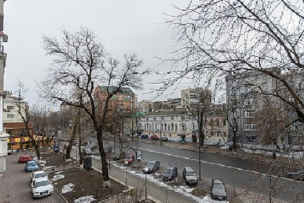 Квартира находится в районе метро Арсенальная - исторические места Киева. 3 этаж. Печерск. фото 12