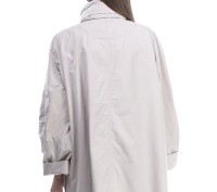 Удлиненная бежево-серая куртка свободного покроя с накладными карманами от произ. . фото 3