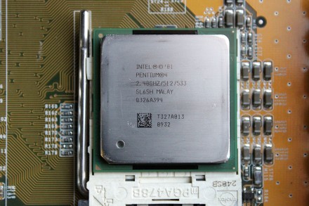 Процессор Intel Pentium 4 2.40GHz/512/533 (SL6SH) MALAY Q326A394

• Проце. . фото 2