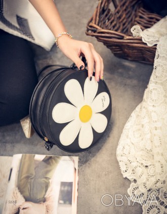 Предлагаем Вашему вниманию красивые сумочки с рисунком цветка ромашки!
Цвет : ка. . фото 1
