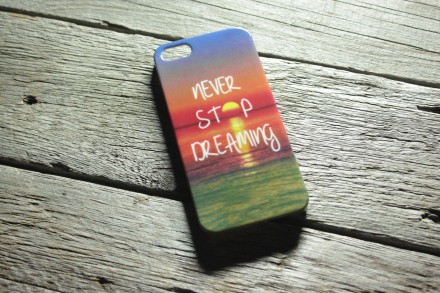 Чехол - Накладка для IPhone 5/5S «NEVER STOP DREAMING»

- Описание. . фото 2