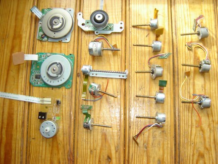 16 шт. шаговых электродвигателей от флоппи дисководов 3,5 дюйма и CD приводов, б. . фото 2