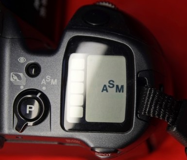 Minolta Dynax 500si Super является автофокусyсной зеркальной камерой для 35 -мм . . фото 6