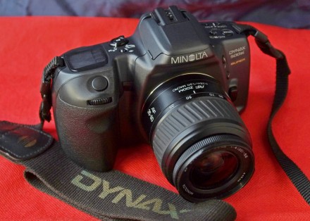 Minolta Dynax 500si Super является автофокусyсной зеркальной камерой для 35 -мм . . фото 2