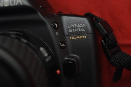 Minolta Dynax 500si Super является автофокусyсной зеркальной камерой для 35 -мм . . фото 11