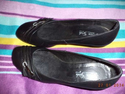 Кожаные туфли в хорошем состоянии.Одетые пару раз. Черный цвет, полный 41 размер. . фото 3