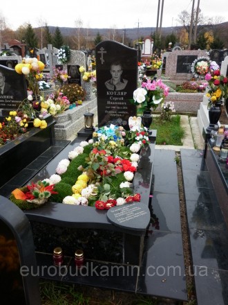 Памятник из гранита одинарный. Ужгород. фото 1 Памятник из гранита одинарный. Ужгород. фото 1
