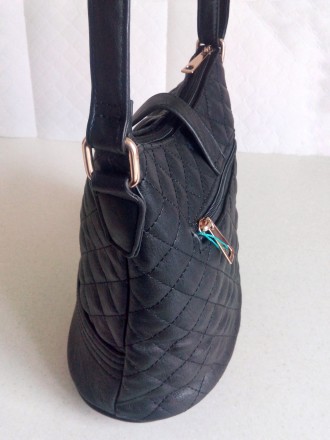 Небольшая сумочка из экокожи со стеганым узором "ромбы от производителя качестве. . фото 9