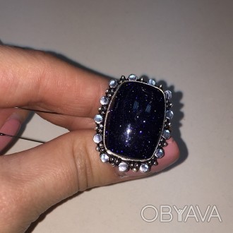 Предлагаем Вам красивое кольцо с авантюрином "Ночь Каира" в серебре. Индия!
Разм. . фото 1