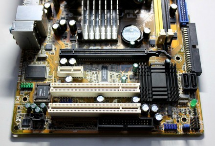 Материнская Плата ASUS P5V-VM Ultra <GREEN> (s775, VIA P4M890, PCI-E) 

. . фото 6