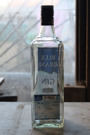 Пустая Стеклянная Бутылка «Blue Riband Gin» 0,75 L

• Объем: . . фото 5