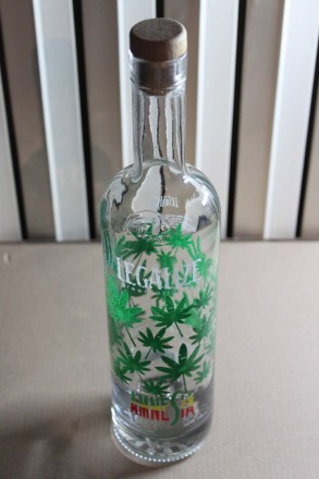 Пустая Стеклянная Бутылка «Legalize Amnesia» 0,5 L

• Объем: . . фото 4