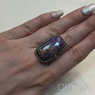 Предлагаем Вам купить красивое кольцо с натуральным камнем чароит в серебре.
Раз. . фото 1