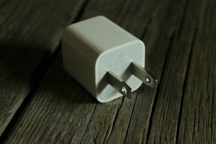 Оригинальное сетевое зарядное устройство Apple USB Power Adapter, вилка US (1 A). . фото 3