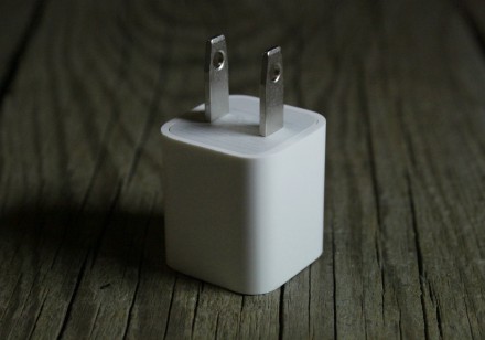 Оригинальное сетевое зарядное устройство Apple USB Power Adapter, вилка US (1 A). . фото 2
