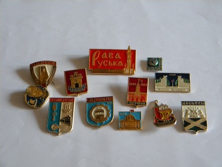 Продам колекцію значків - міста, СРСР, перемога, Гагарін та ін.
Всього 23 значк. . фото 2