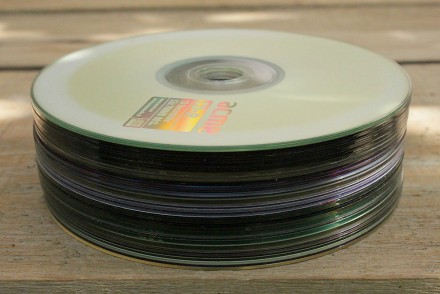 CD Диски для Подделок и Декупажа

Разные старые компакт-диски, какие то рабочи. . фото 6