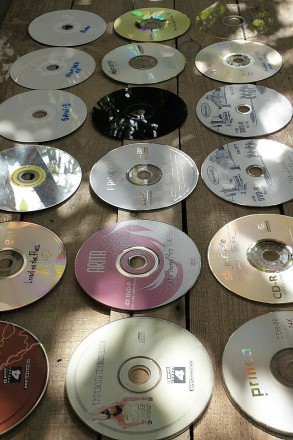 CD Диски для Подделок и Декупажа

Разные старые компакт-диски, какие то рабочи. . фото 2
