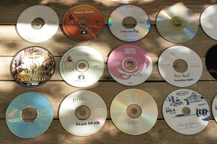 CD Диски для Подделок и Декупажа

Разные старые компакт-диски, какие то рабочи. . фото 4