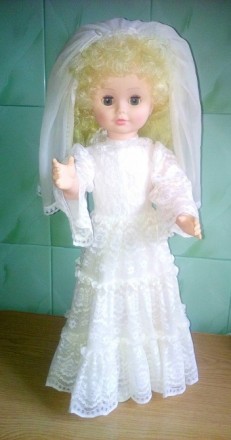 1. Колекційна лялька-наречена. Відмінний стан, без жодного дефекта. Висота 58 см. . фото 2