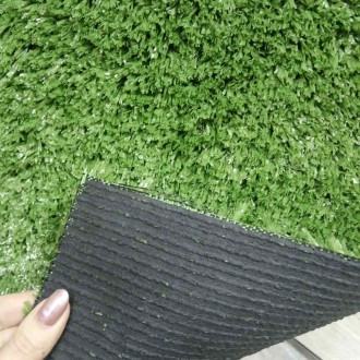 Искусственная трава с высотой ворса 15 мм используется для декоративного и ландш. . фото 3