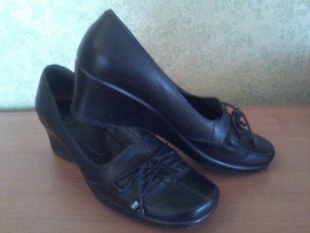 Туфли женские черные, натуральная кожа, цвет черный, разм.37, удобная танкетка 6. . фото 3