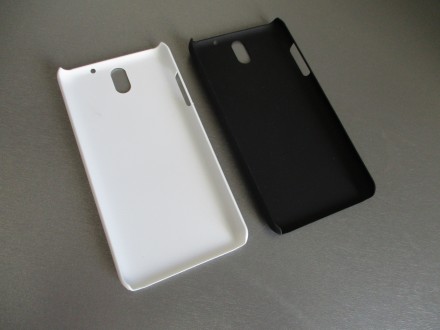 Чехол бампер для HTC Desire 610.   Пластик.  Цвет - черный и белый.

Фото реал. . фото 3