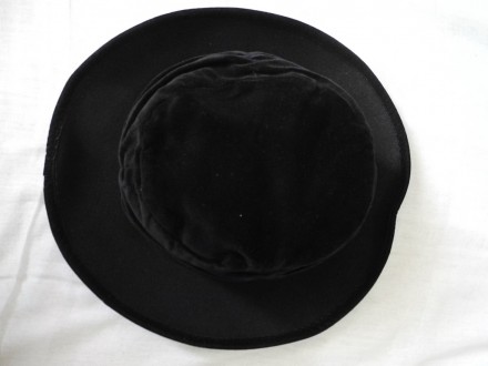 Дамская черная фетровая шляпа с полями
Размер 57

Сделана в Англии! Производи. . фото 7