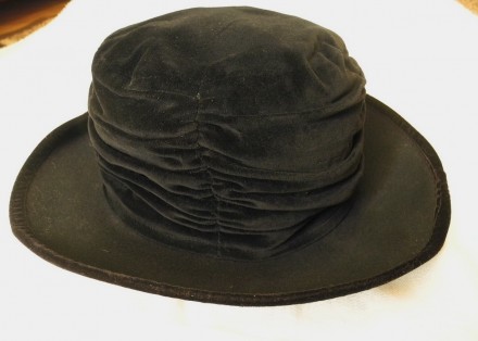 Дамская черная фетровая шляпа с полями
Размер 57

Сделана в Англии! Производи. . фото 5