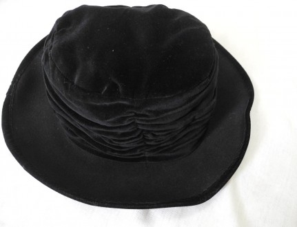 Дамская черная фетровая шляпа с полями
Размер 57

Сделана в Англии! Производи. . фото 3