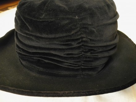 Дамская черная фетровая шляпа с полями
Размер 57

Сделана в Англии! Производи. . фото 6
