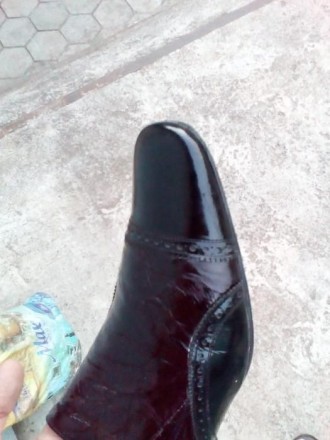 ПРОДАМ мужские кожаные (лаковые) туфли "ETOR" 44 р. Обувались всего дв. . фото 4