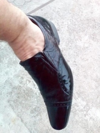 ПРОДАМ мужские кожаные (лаковые) туфли "ETOR" 44 р. Обувались всего дв. . фото 3