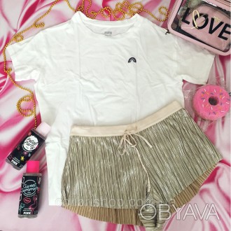 Стильная Пижама от Victorias Secret. 
Легкая ,белая футболочка и удобные золотис. . фото 1