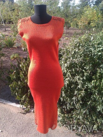 Вязаное оранжевое нежное платье с ажурной отделкой по верху и по низу платья, в . . фото 1