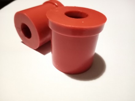 Втулка рессорная Волга полиуретан красная на легковой прицеп. Барышевка. фото 1